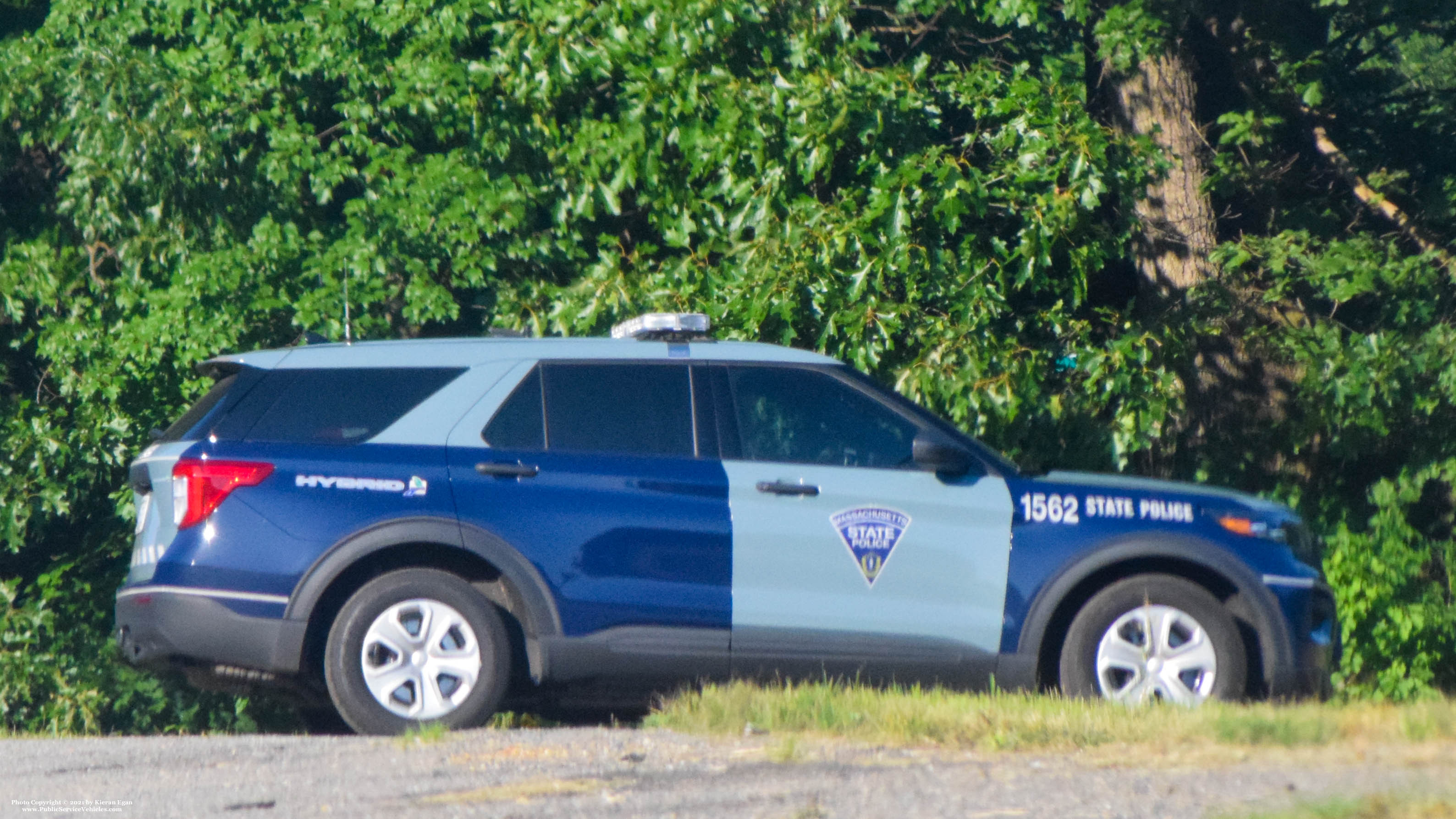 A photo  of Massachusetts State Police
            Cruiser 1562, a 2020 Ford Police Interceptor Utility Hybrid             taken by Kieran Egan