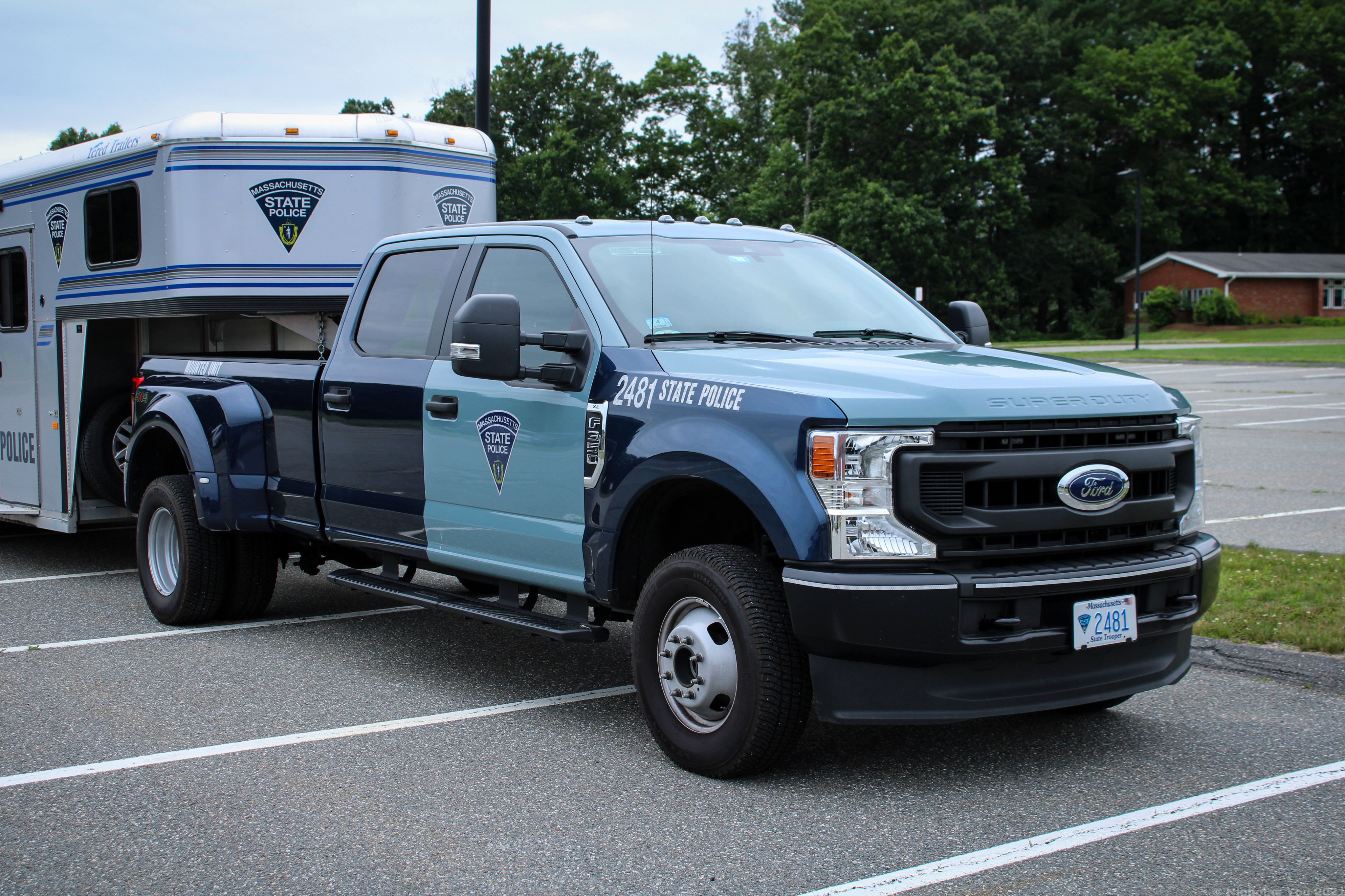 A photo  of Massachusetts State Police
            Cruiser 2485, a 2020 Ford F-350 Crew Cab             taken by Nicholas You