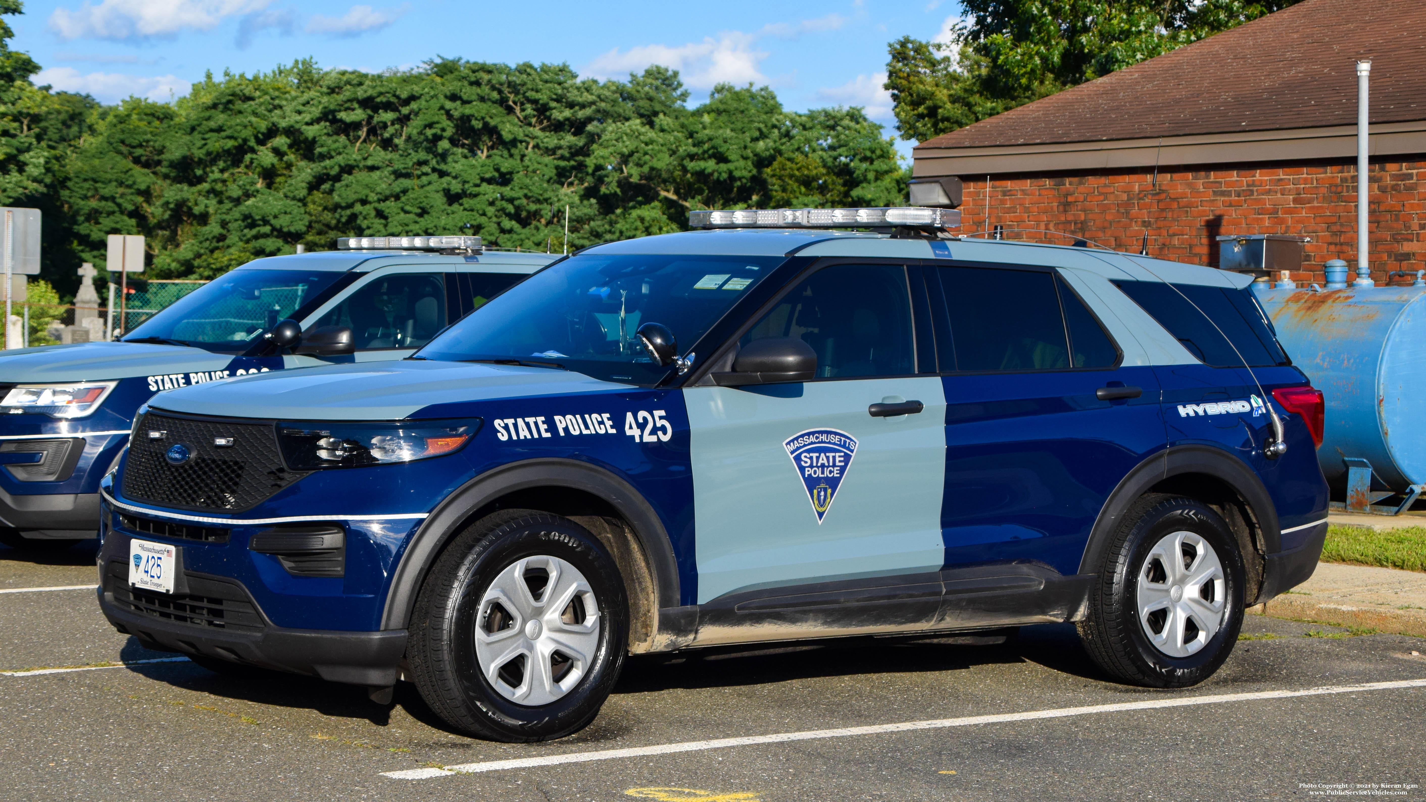 A photo  of Massachusetts State Police
            Cruiser 425, a 2020 Ford Police Interceptor Utility Hybrid             taken by Kieran Egan