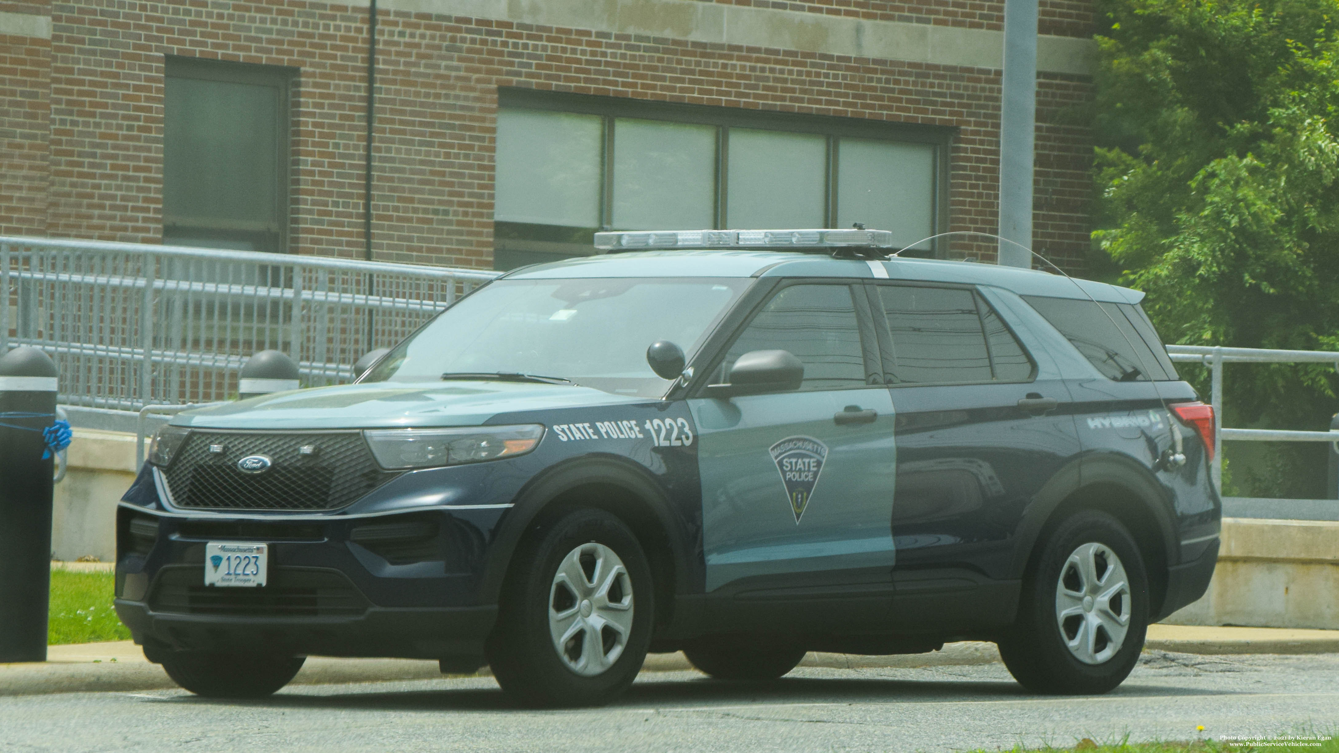 A photo  of Massachusetts State Police
            Cruiser 1223, a 2020 Ford Police Interceptor Utility Hybrid             taken by Kieran Egan