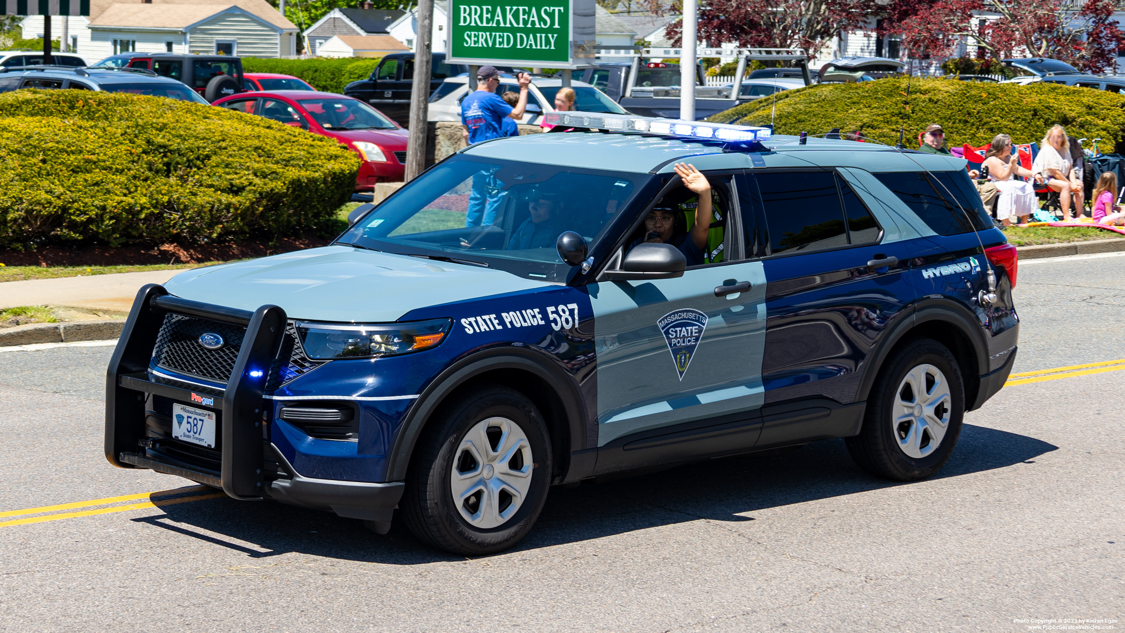 A photo  of Massachusetts State Police
            Cruiser 587, a 2022 Ford Police Interceptor Utility Hybrid             taken by Kieran Egan