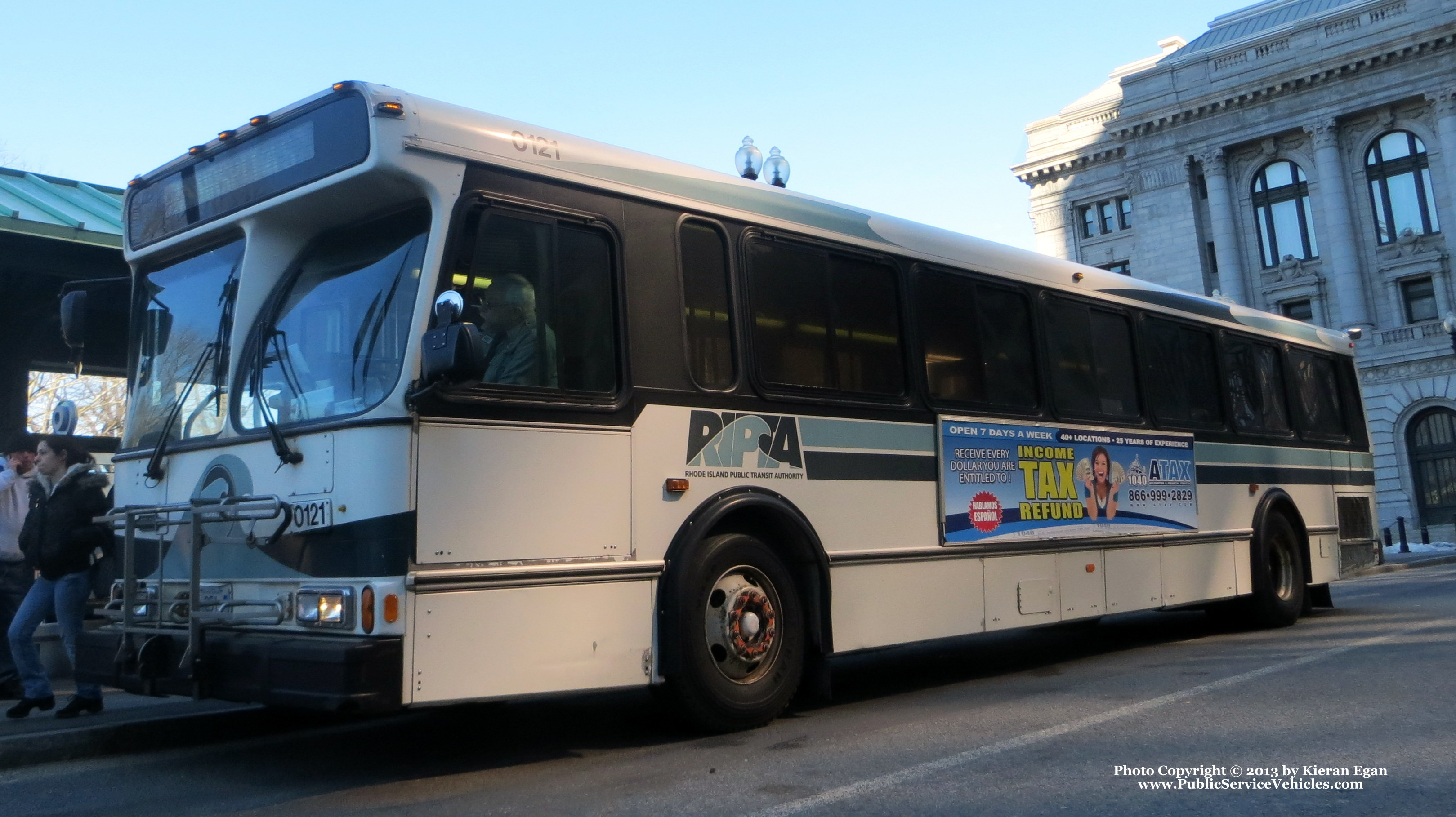 A photo  of Rhode Island Public Transit Authority
            Bus 0121, a 2001 Orion V 05.501             taken by Kieran Egan