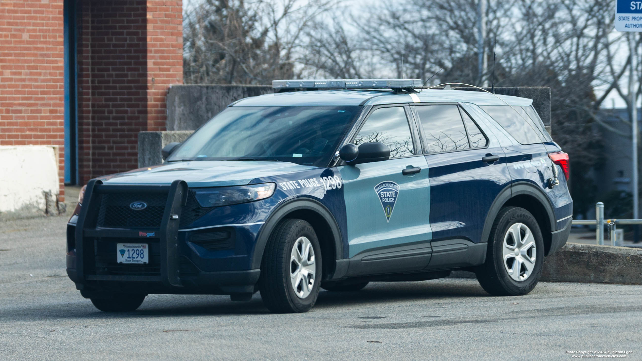 A photo  of Massachusetts State Police
            Cruiser 1298, a 2022 Ford Police Interceptor Utility Hybrid             taken by Kieran Egan