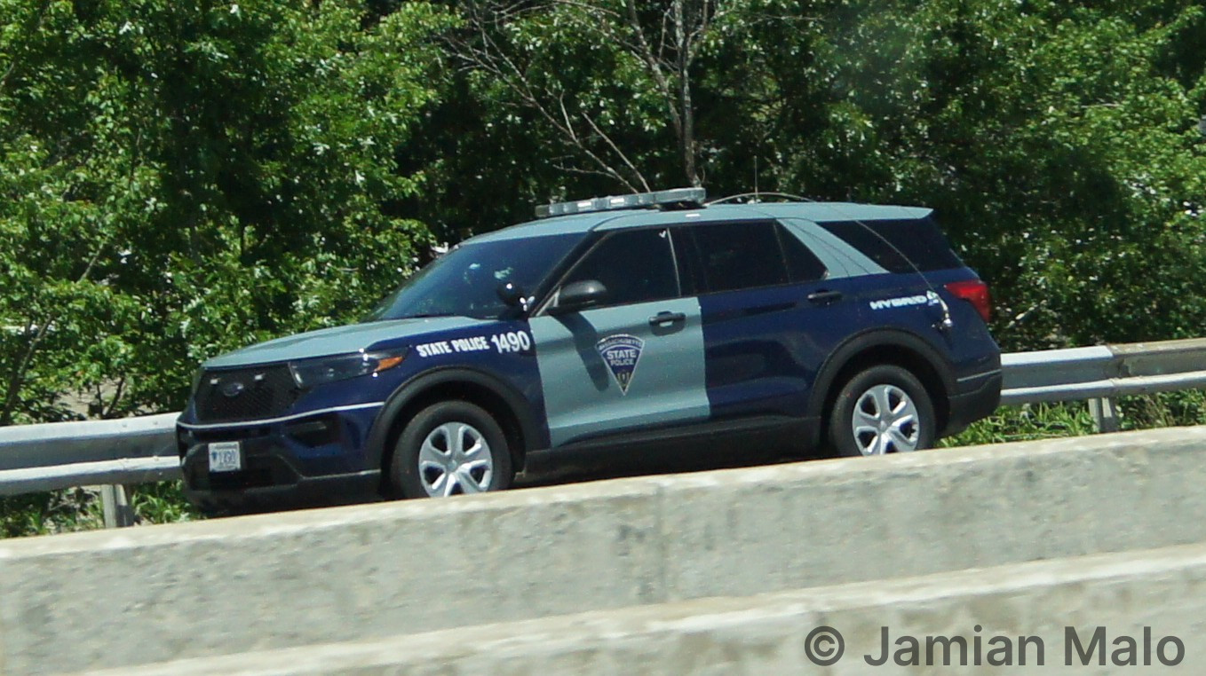 A photo  of Massachusetts State Police
            Cruiser 1490, a 2020 Ford Police Interceptor Utility Hybrid             taken by Jamian Malo