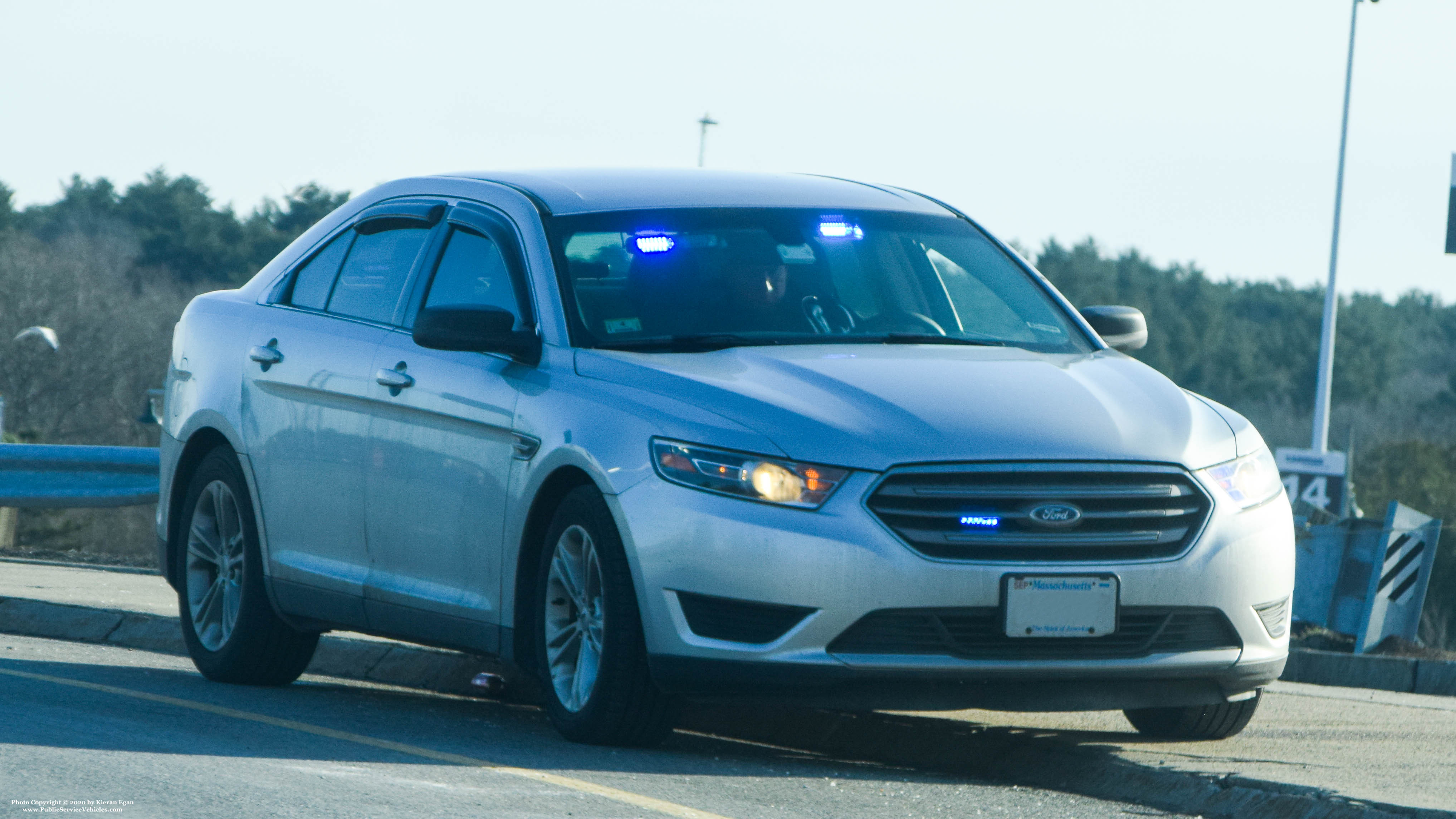 A photo  of Massachusetts State Police
            Unmarked Unit, a 2011-2019 Ford Taurus             taken by Kieran Egan