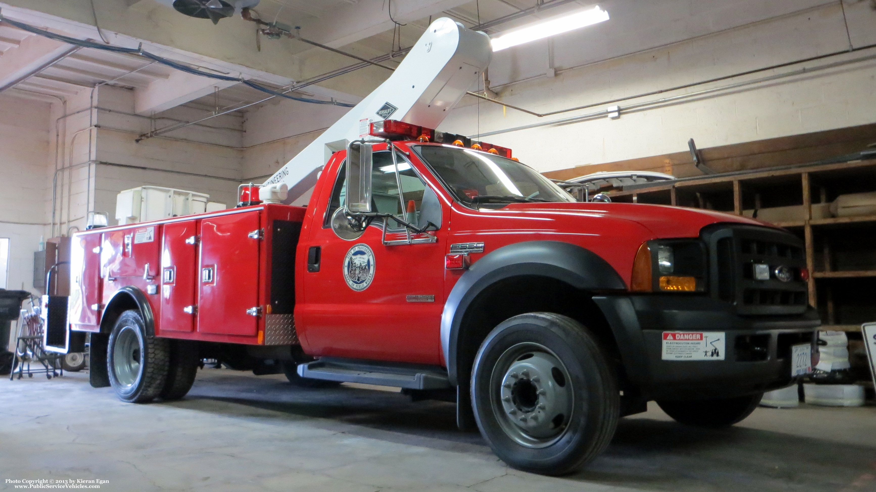 A photo  of Providence Traffic Engineering Division
            Truck 2272, a 2005-2007 Ford F-550             taken by Kieran Egan