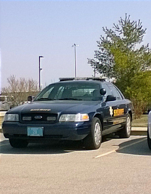 A photo  of Rhode Island Division of Sheriffs
            Cruiser 28, a 2006-2008 Ford Crown Victoria Police Interceptor             taken by @riemergencyvehicles