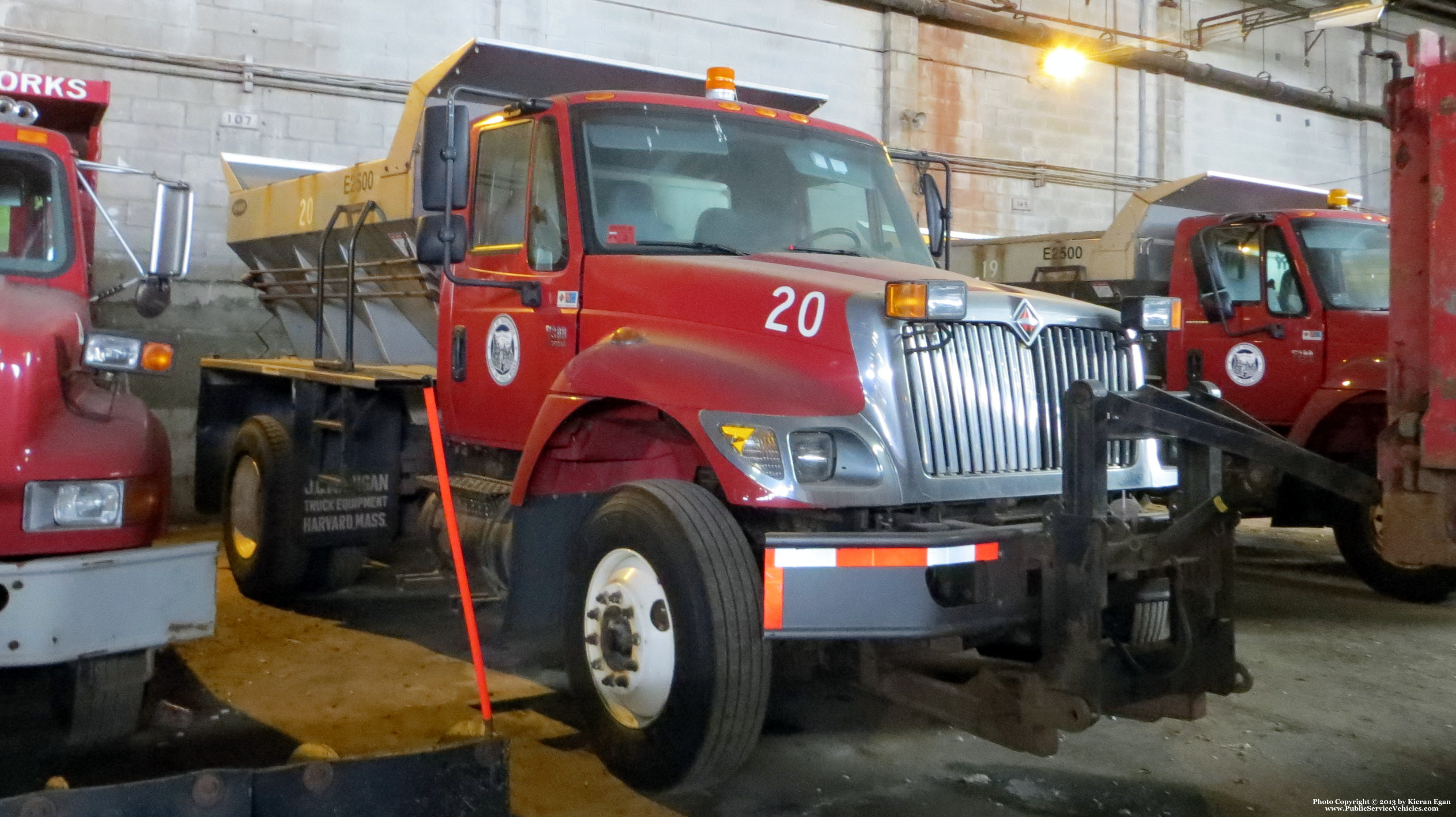 A photo  of Providence Highway Division
            Truck 20, a 2002-2012 International 7300             taken by Kieran Egan