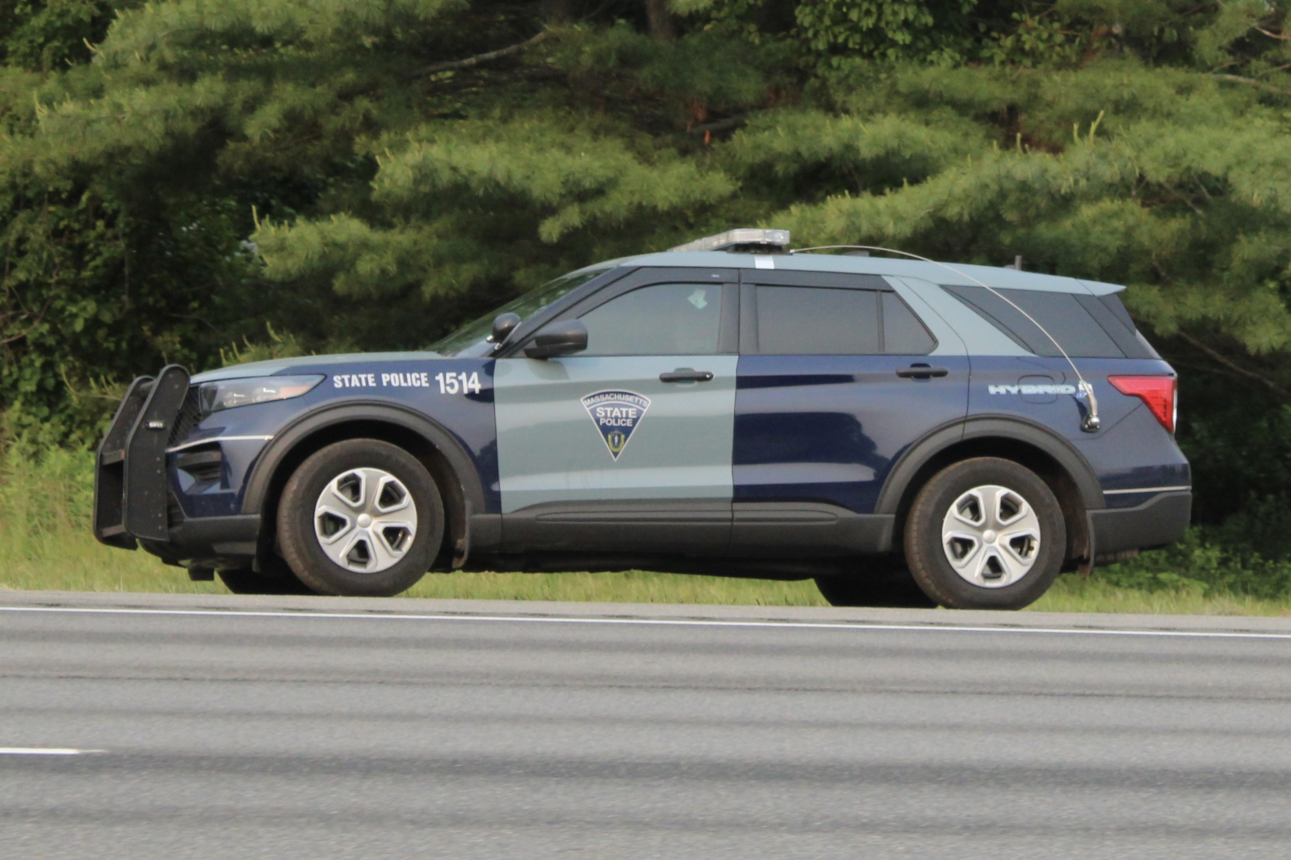 A photo  of Massachusetts State Police
            Cruiser 1514, a 2021 Ford Police Interceptor Utility Hybrid             taken by @riemergencyvehicles