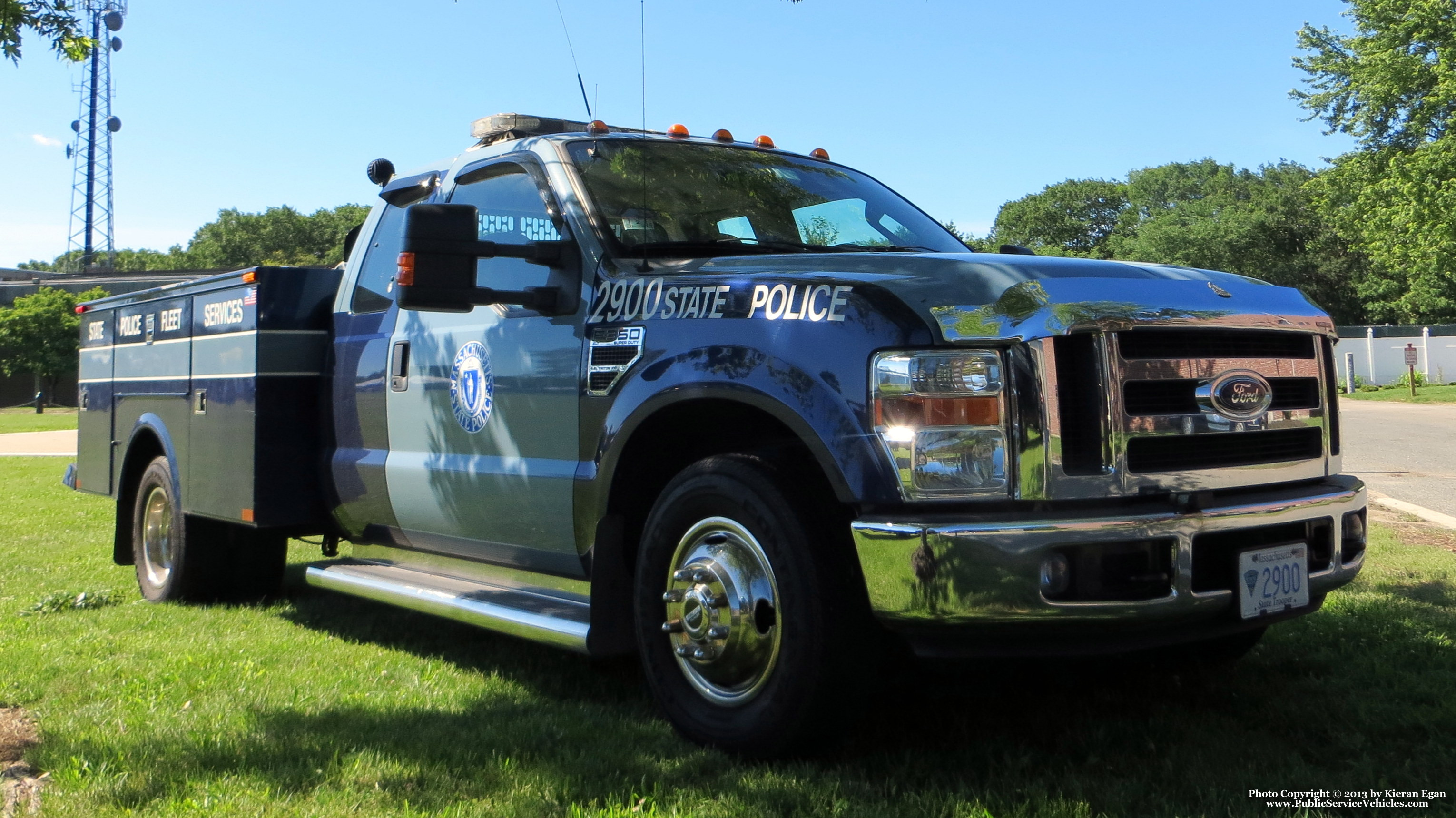 A photo  of Massachusetts State Police
            Truck 2900, a 2008-2010 Ford F-350 Super Cab             taken by Kieran Egan