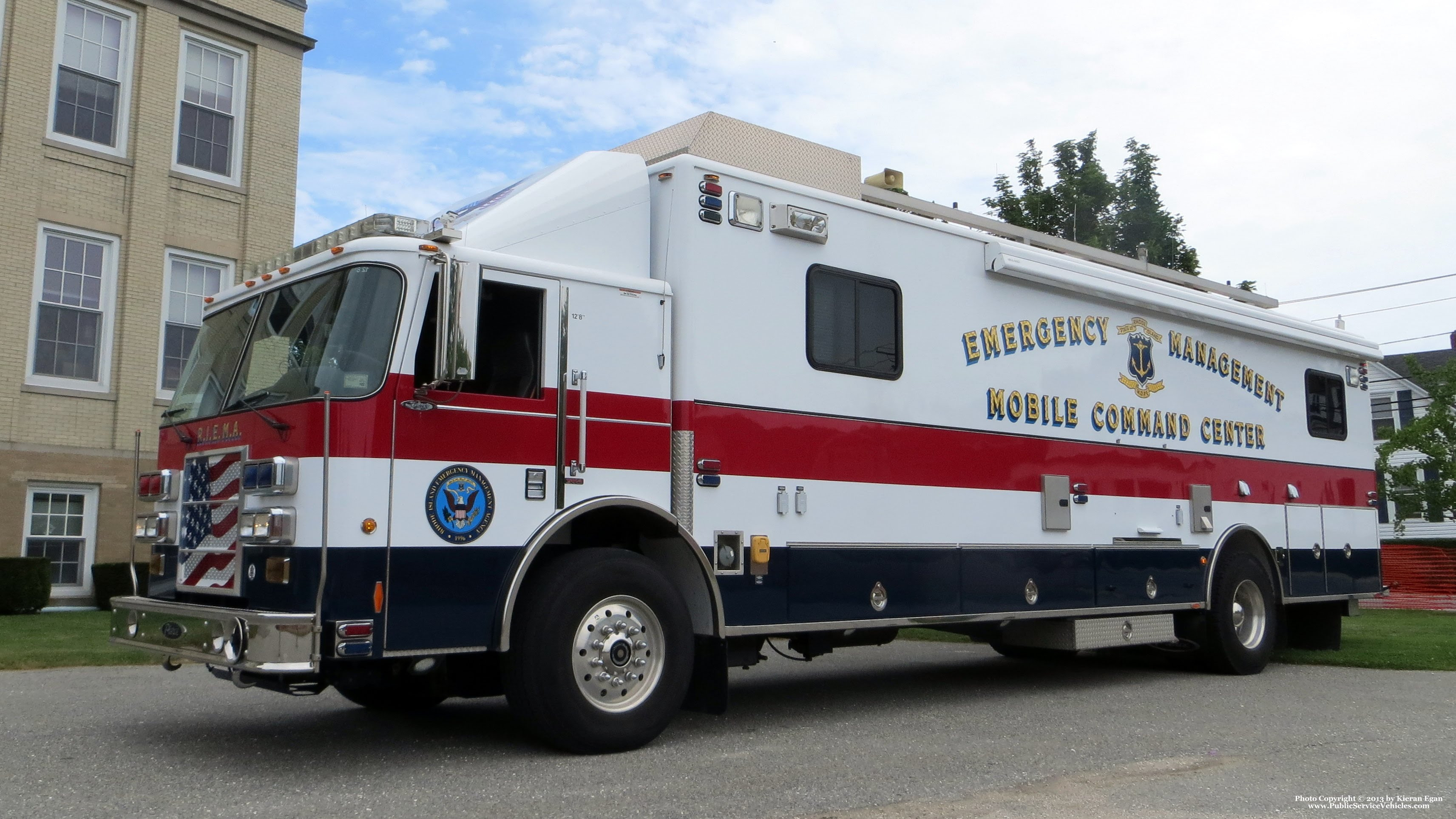 A photo  of Rhode Island Emergency Management Agency
            Mobile Command 1400, a 2005 Pierce Lance/LDV Command Center             taken by Kieran Egan