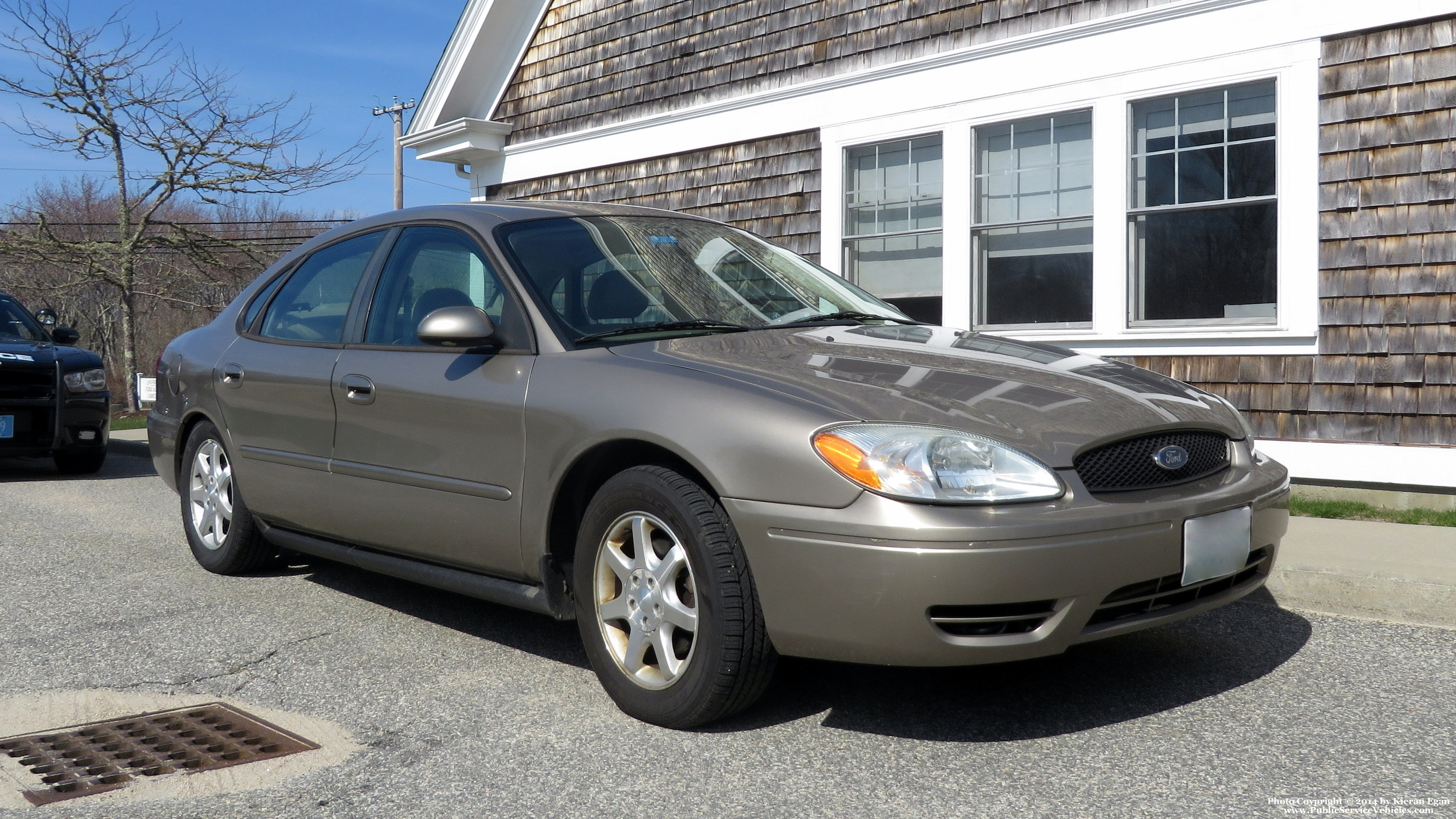 A photo  of Little Compton Police
            Unmarked Unit, a 2000-2007 Ford Taurus             taken by Kieran Egan
