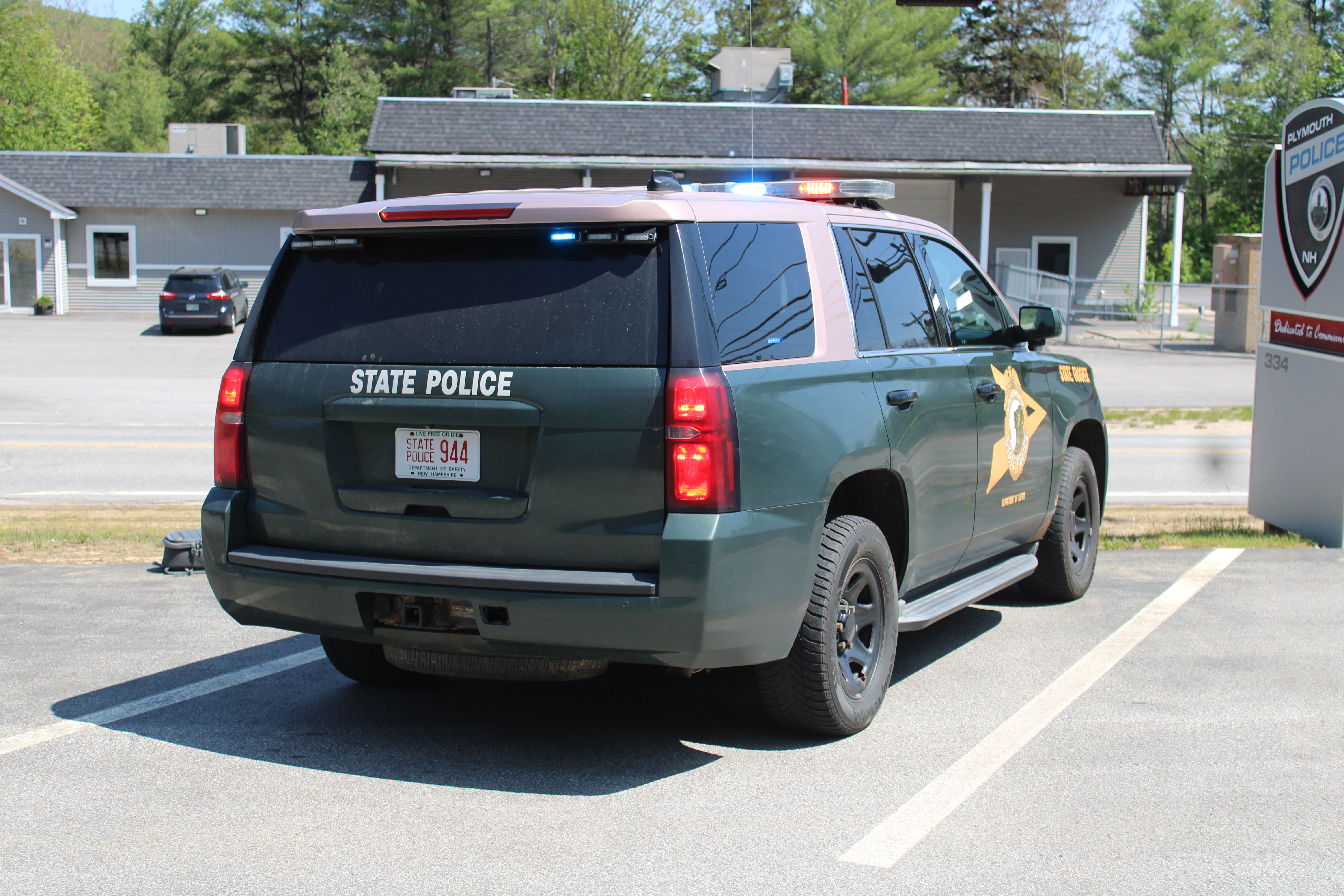 A photo  of New Hampshire State Police
            Cruiser 944, a 2015-2016 Chevrolet Tahoe             taken by @riemergencyvehicles