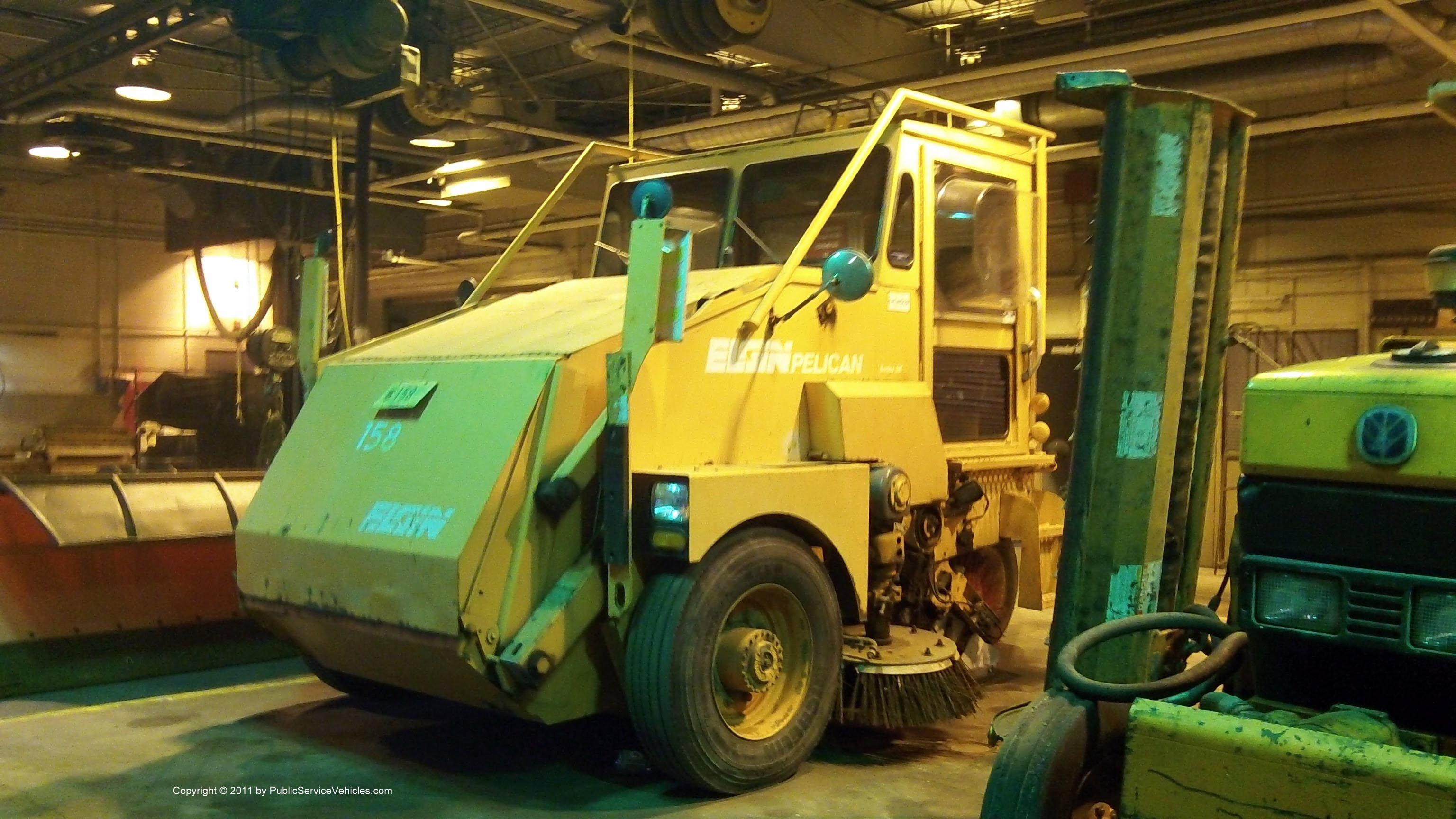 A photo  of Rhode Island Department of Transportation
            Sweeper 158, a 1989-2007 Elgin Pelican             taken by Kieran Egan