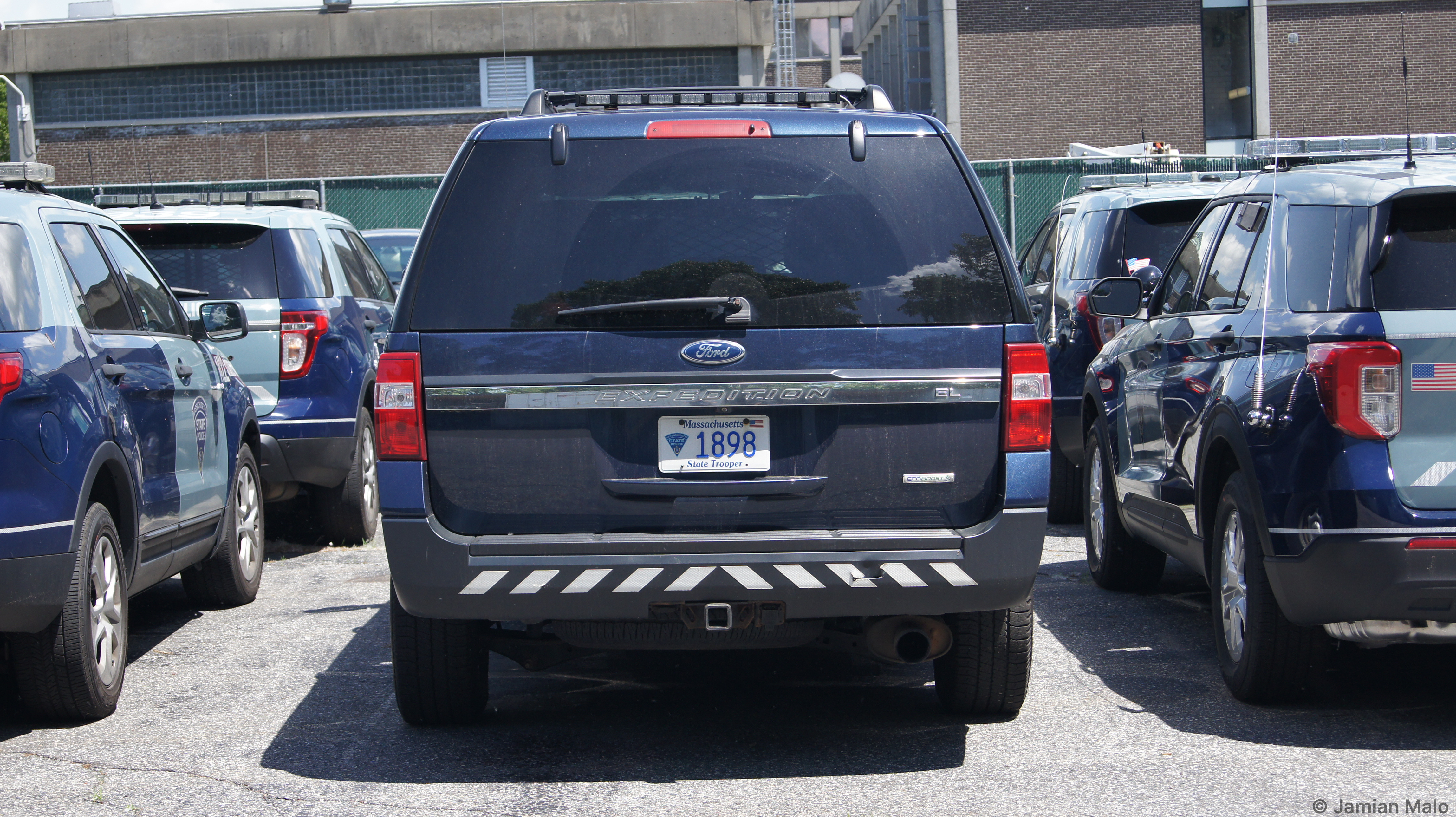 A photo  of Massachusetts State Police
            Cruiser 1898, a 2015-2016 Ford Expedition             taken by Jamian Malo