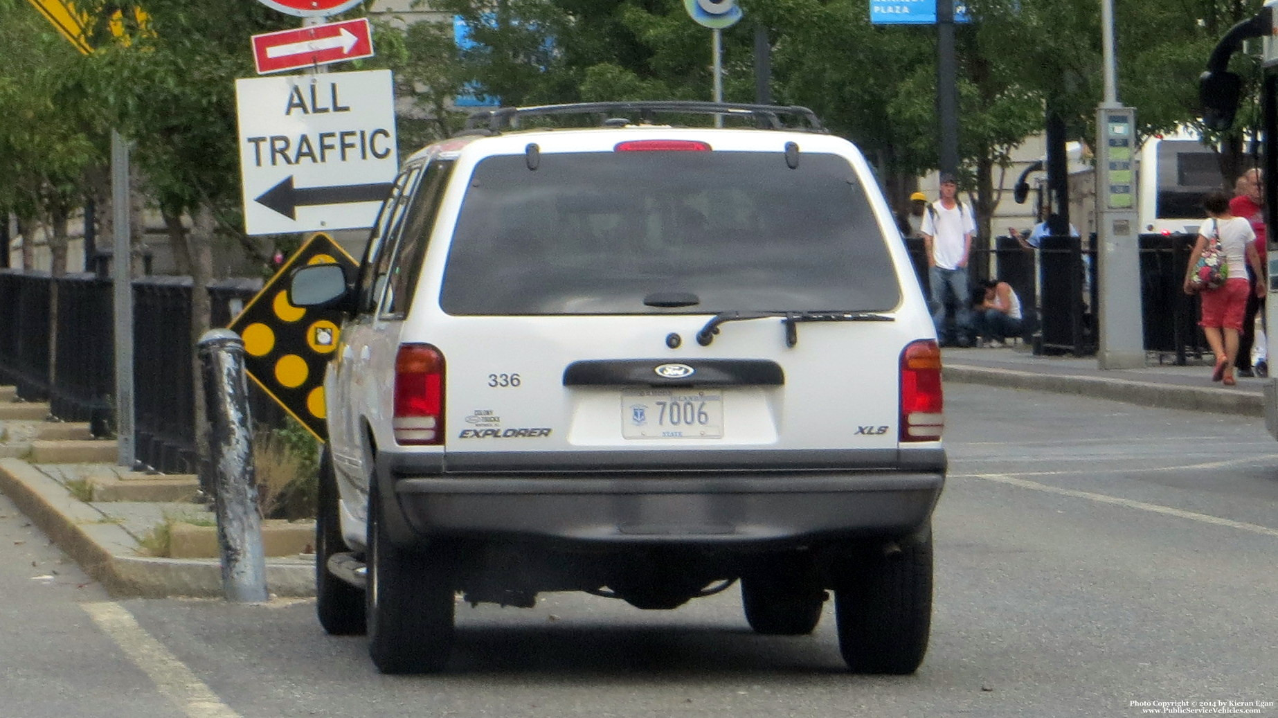 A photo  of Rhode Island Public Transit Authority
            Car 40336, a 1995-2001 Ford Explorer             taken by Kieran Egan