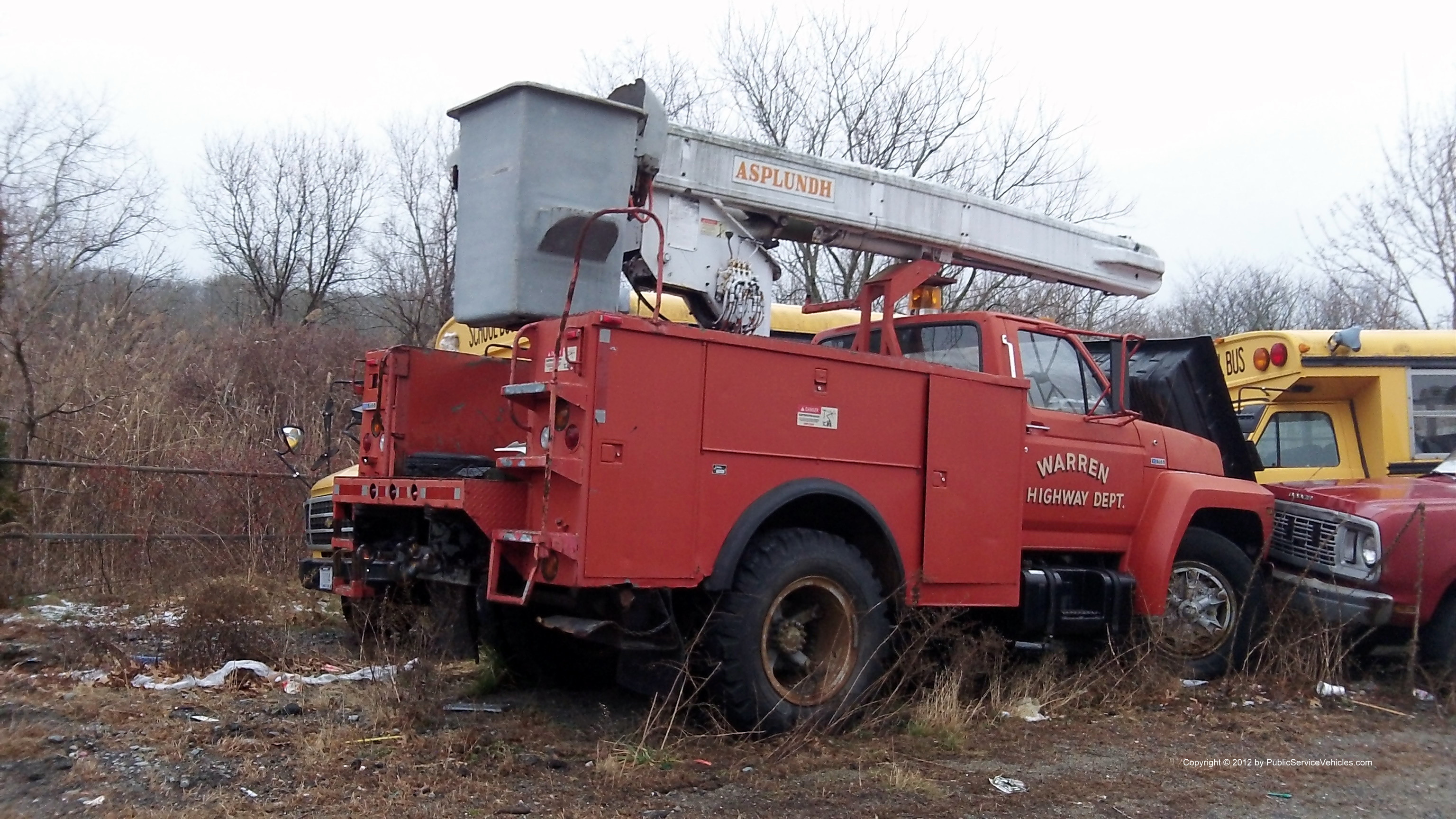 A photo  of Warren Public Works
            Bucket Truck, a 1970-2000 Truck             taken by Kieran Egan