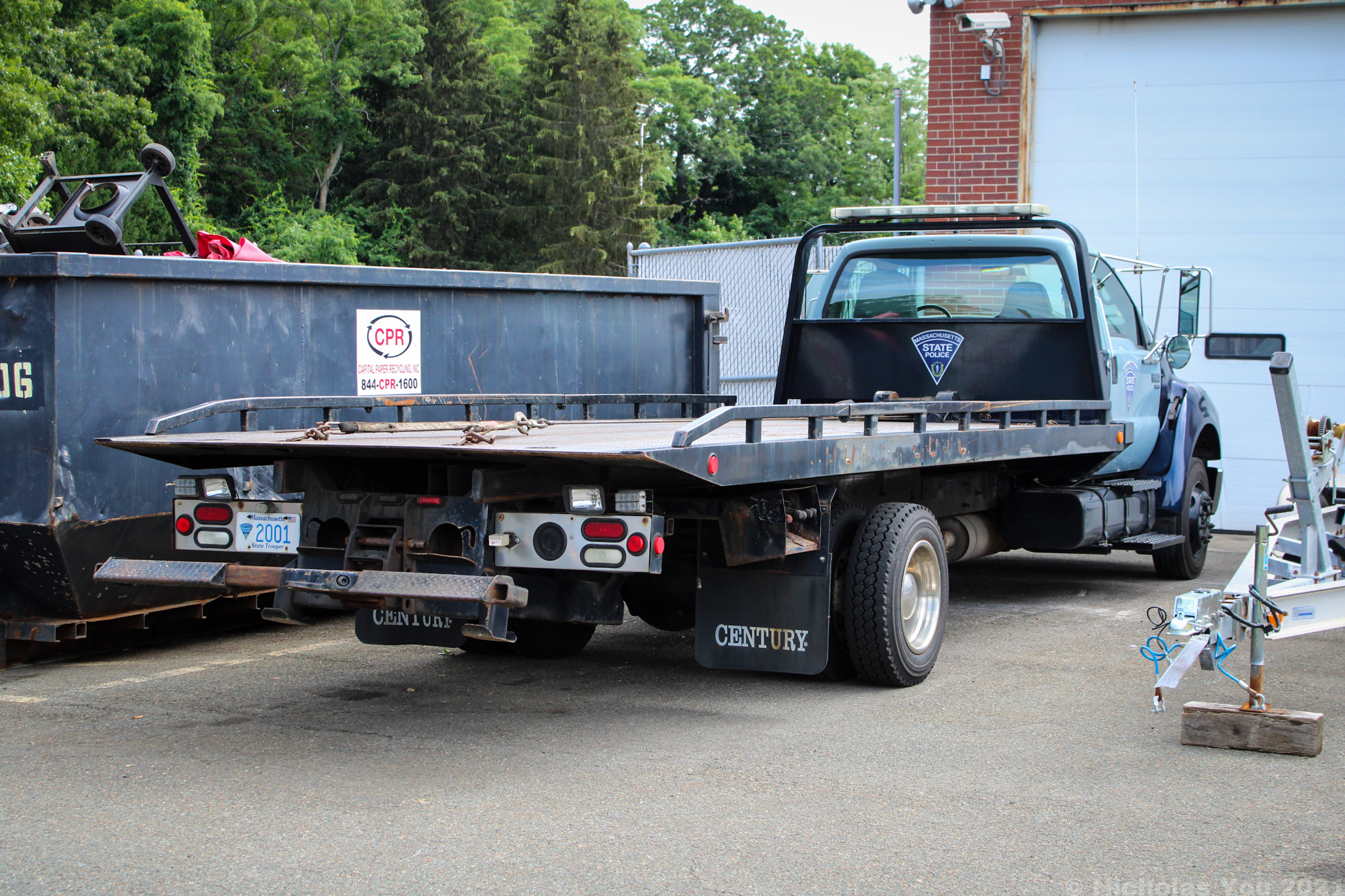 A photo  of Massachusetts State Police
            Truck 2001, a 2004 Ford F-650             taken by Nicholas You