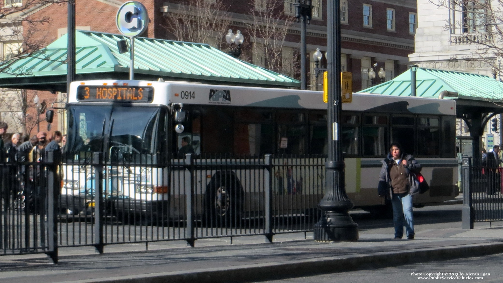A photo  of Rhode Island Public Transit Authority
            Bus 0914, a 2009 Gillig Low Floor             taken by Kieran Egan