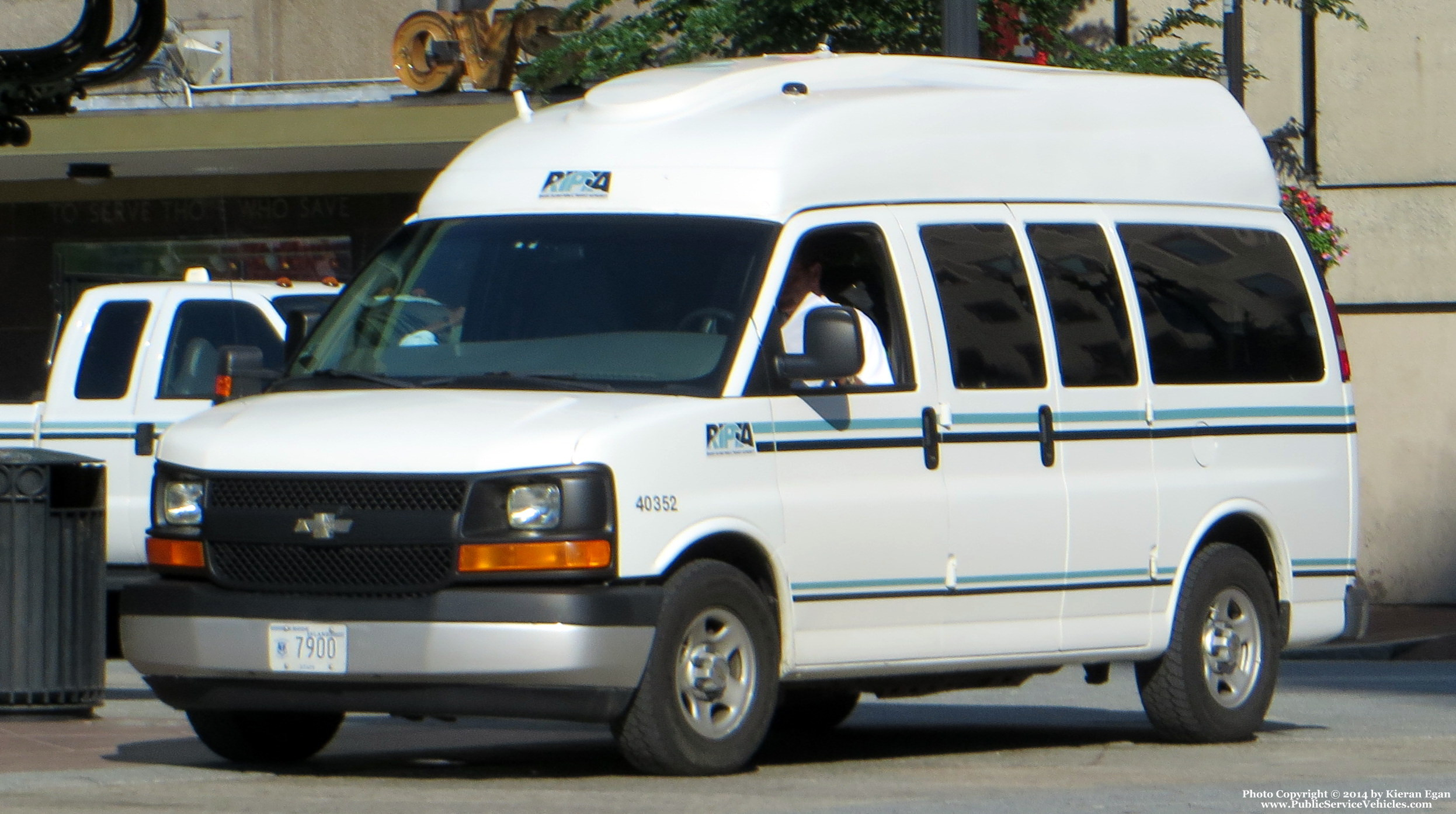 A photo  of Rhode Island Public Transit Authority
            Van 40352, a 2003 Chevrolet Express             taken by Kieran Egan