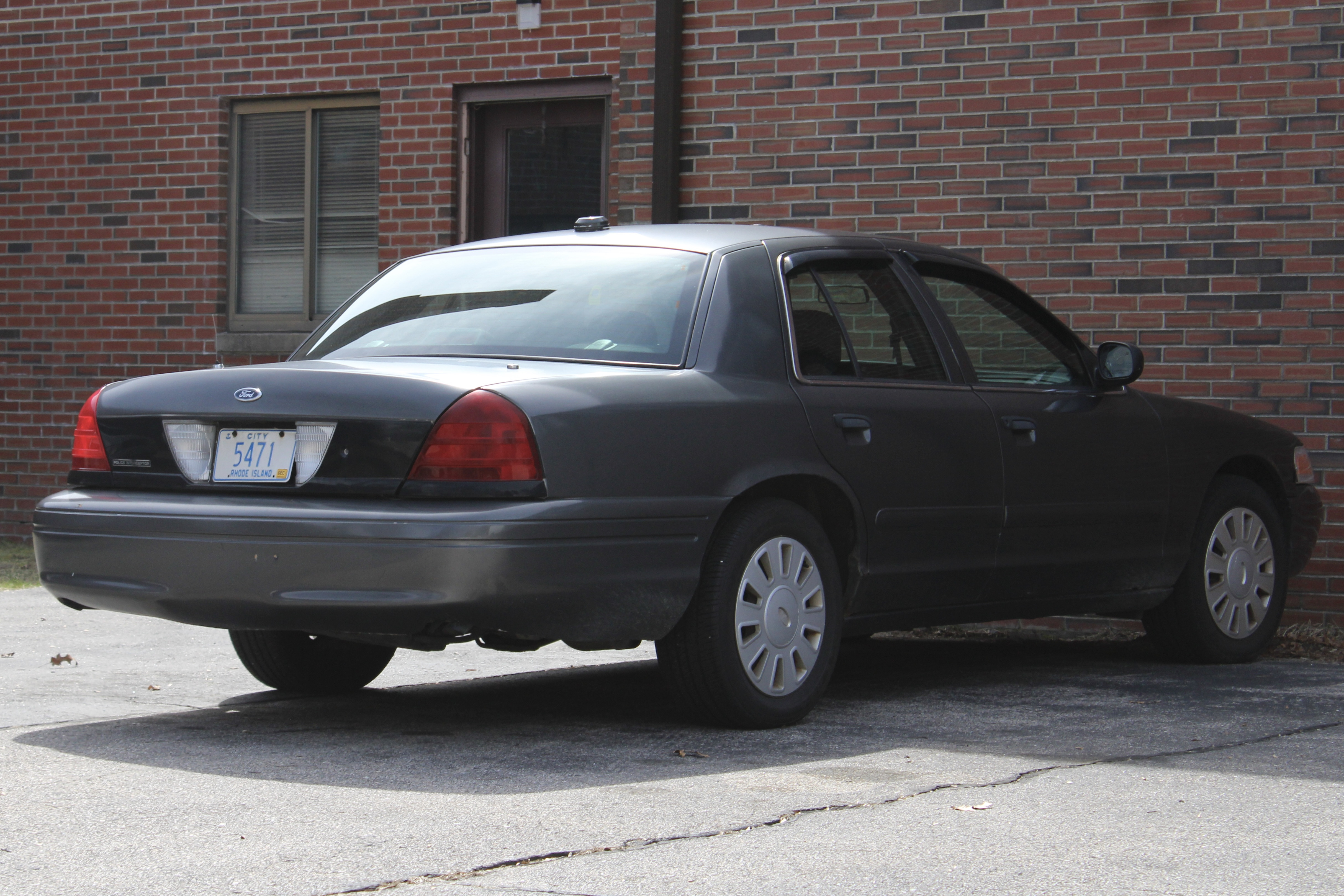 A photo  of Warwick Public Works
            Car 5471, a 2006-2008 Ford Crown Victoria Police Interceptor             taken by @riemergencyvehicles