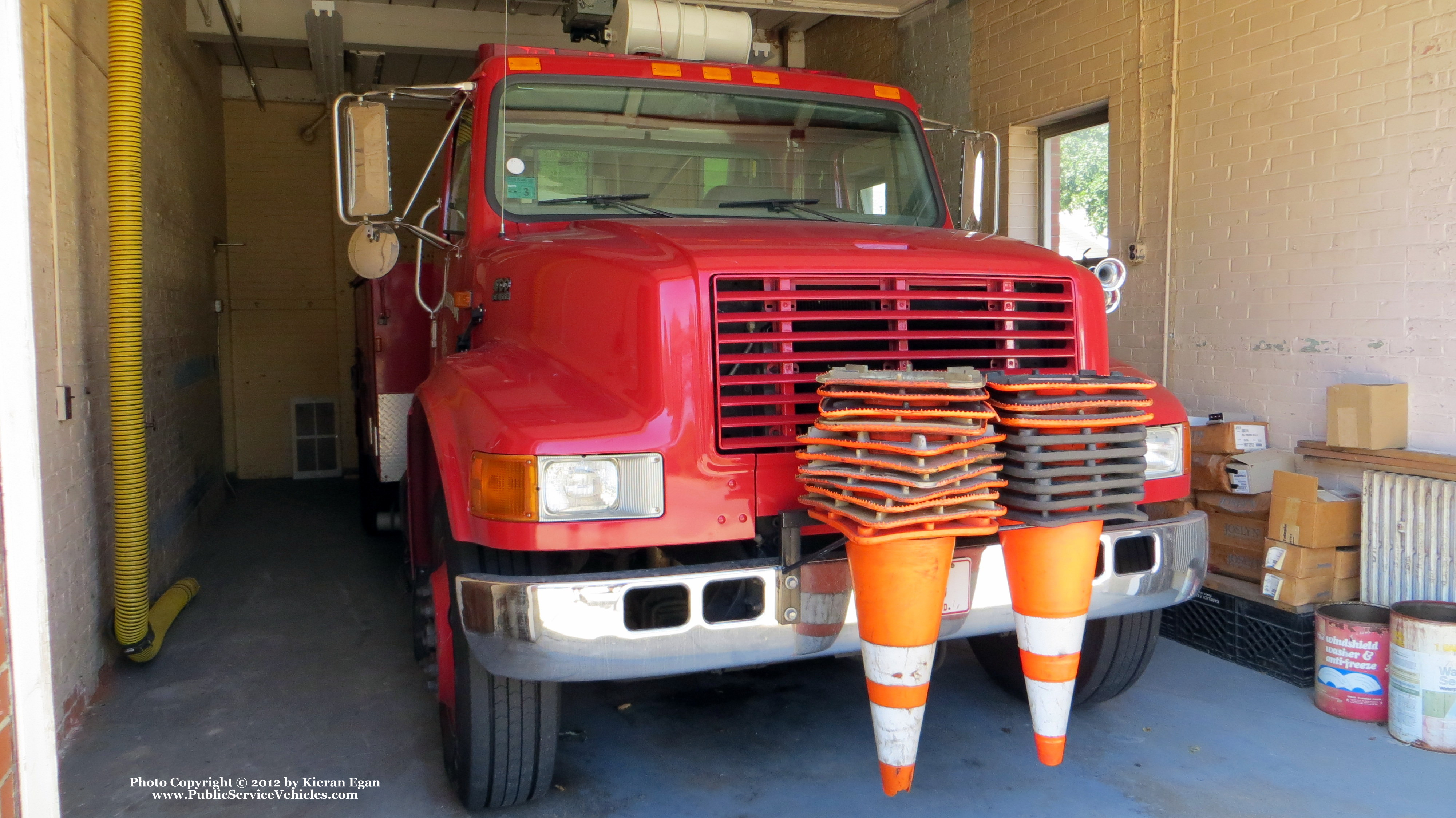 A photo  of Cranston Fire
            Fire Alarm Unit, a 1989-2001 International 4900             taken by Kieran Egan