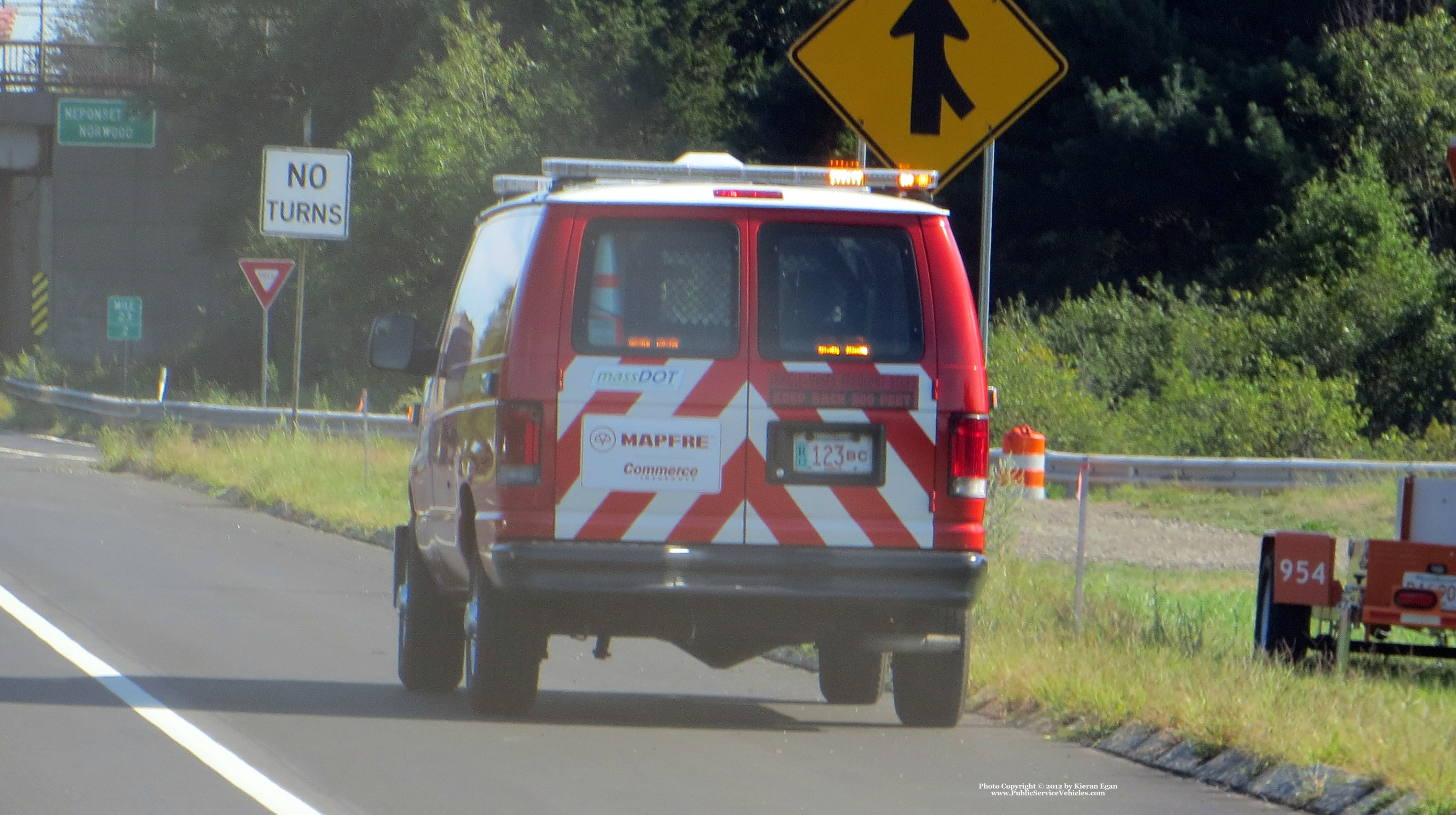 A photo  of Massachusetts Department of Transportation
            Van 123BC, a 2008-2010 Ford E-Series             taken by Kieran Egan