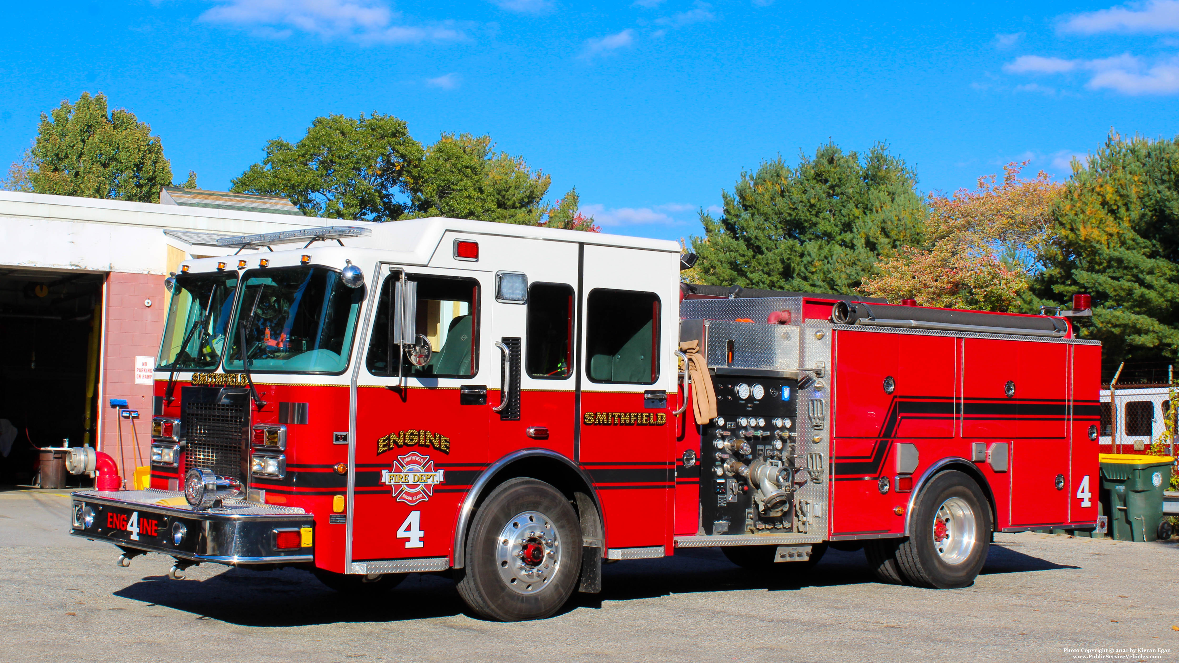 A photo  of Smithfield Fire
            Engine 4, a 1999 Spartan             taken by Kieran Egan