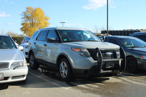 Additional photo  of Rhode Island State Police
                    Cruiser 118, a 2013 Ford Police Interceptor Utility                     taken by Jamian Malo