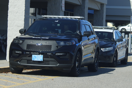 Additional photo  of Warwick Police
                    Cruiser P-28, a 2022 Ford Police Interceptor Utility                     taken by @riemergencyvehicles