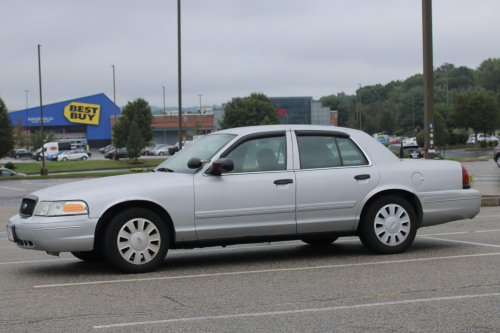 Additional photo  of Warwick Fire
                    Car 50, a 2011 Ford Crown Victoria Police Interceptor                     taken by @riemergencyvehicles