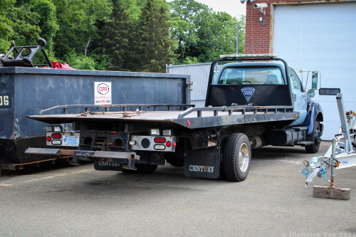 Additional photo  of Massachusetts State Police
                    Truck 2001, a 2004 Ford F-650                     taken by Kieran Egan