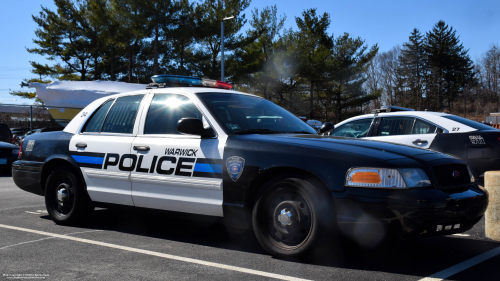 Additional photo  of Warwick Police
                    Cruiser R-34, a 2009-2011 Ford Crown Victoria Police Interceptor                     taken by @riemergencyvehicles