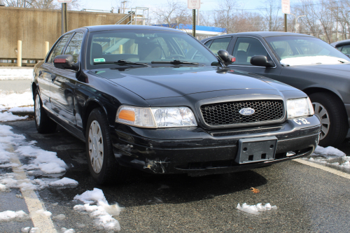 Additional photo  of Warwick Fire
                    Car 32, a 2009-2011 Ford Crown Victoria Police Interceptor                     taken by @riemergencyvehicles