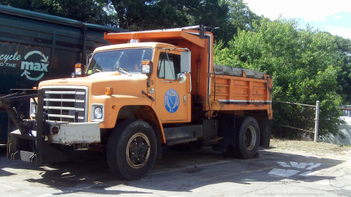 Additional photo  of Barrington Public Works
                    Truck 9, a 1988 International S1900                     taken by Kieran Egan