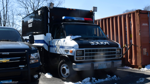 Additional photo  of Warwick Police
                    Car 45, a 1992-1996 Chevrolet Van 30                     taken by @riemergencyvehicles