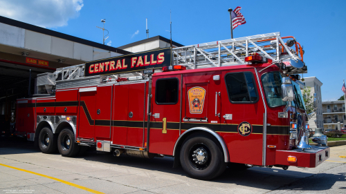 Additional photo  of Central Falls Fire
                    Ladder 1, a 2015 E-One Cyclone II                     taken by Luke Tougas