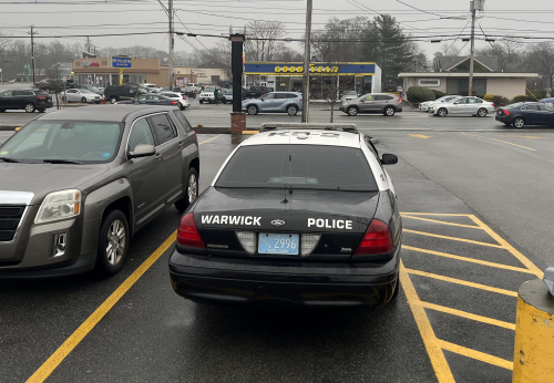 Additional photo  of Warwick Police
                    Cruiser R-81, a 2009-2011 Ford Crown Victoria Police Interceptor                     taken by @riemergencyvehicles