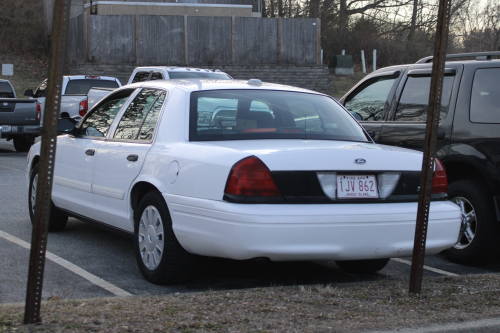 Additional photo  of Warwick Fire
                    Unmarked Unit, a 2009-2011 Ford Crown Victoria Police Interceptor                     taken by @riemergencyvehicles