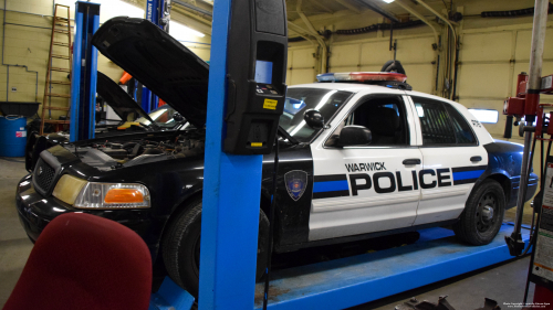 Additional photo  of Warwick Police
                    Cruiser R-76, a 2009-2011 Ford Crown Victoria Police Interceptor                     taken by Kieran Egan