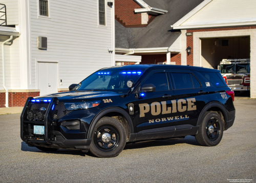 Additional photo  of Norwell Police
                    Cruiser 324, a 2021 Ford Police Interceptor Utility                     taken by Kieran Egan