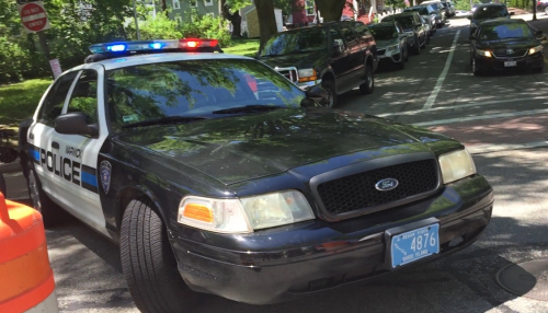 Additional photo  of Warwick Police
                    Cruiser R-38, a 2011 Ford Crown Victoria Police Interceptor                     taken by @riemergencyvehicles