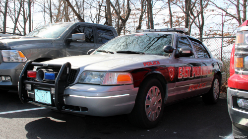 Additional photo  of East Providence Police
                    Car 21, a 2011 Ford Crown Victoria Police Interceptor                     taken by Kieran Egan