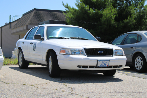 Additional photo  of Warwick Public Works
                    Car 5982, a 2009-2011 Ford Crown Victoria Police Interceptor                     taken by @riemergencyvehicles