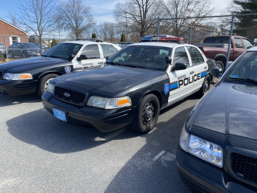 Additional photo  of Warwick Police
                    Cruiser R-76, a 2009-2011 Ford Crown Victoria Police Interceptor                     taken by Kieran Egan