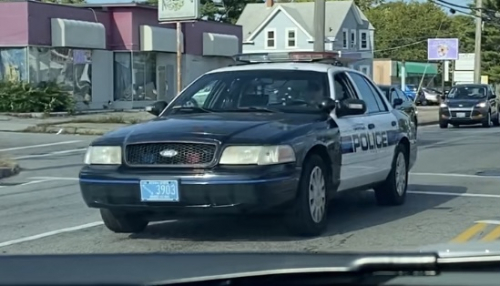 Additional photo  of Warwick Police
                    Cruiser R-83, a 2009-2011 Ford Crown Victoria Police Interceptor                     taken by Kieran Egan