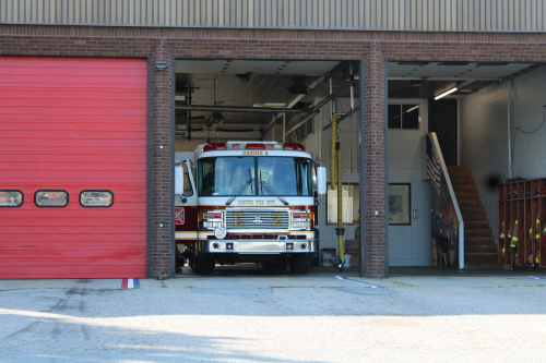 Additional photo  of Warwick Fire
                    Engine 2, a 2004 American LaFrance Eagle                     taken by Kieran Egan