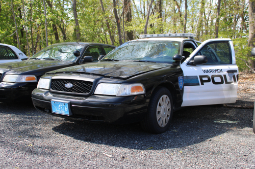 Additional photo  of Warwick Police
                    Cruiser R-80, a 2006-2008 Ford Crown Victoria Police Interceptor                     taken by @riemergencyvehicles