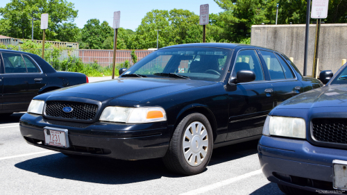 Additional photo  of Warwick Fire
                    Administration Car, a 2006-2008 Ford Crown Victoria Police Interceptor                     taken by @riemergencyvehicles