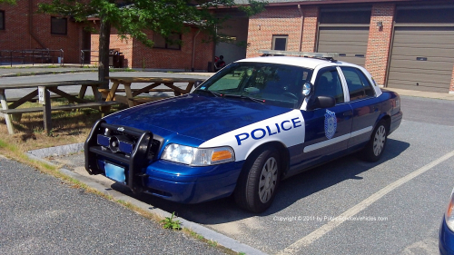 Additional photo  of Barnstable Police
                    E-224, a 2009-2011 Ford Crown Victoria Police Interceptor                     taken by Kieran Egan